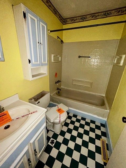 1010 N Summit Avenue Property Photo 6