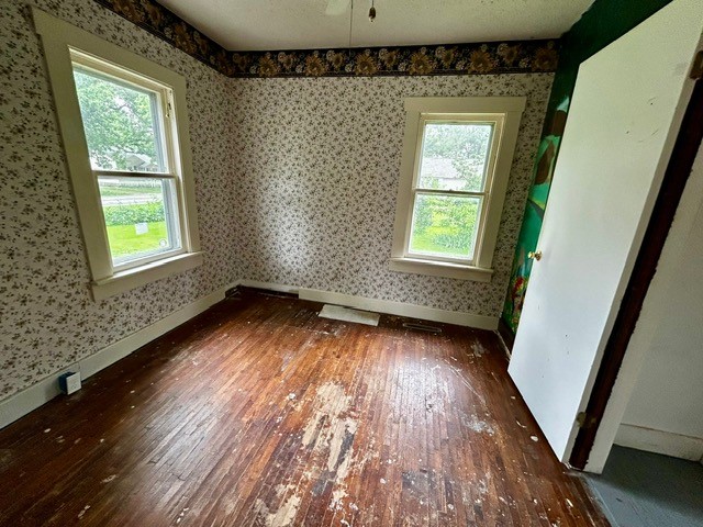 1010 N Summit Avenue Property Photo 8