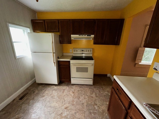 1010 N Summit Avenue Property Photo 10