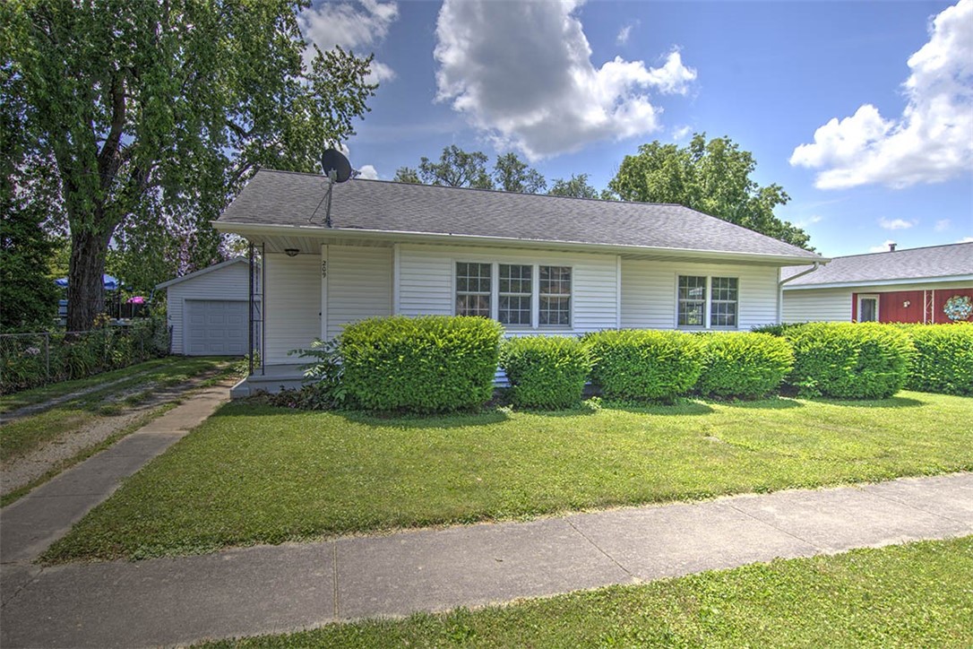 209 W Hunt Street Property Photo 1