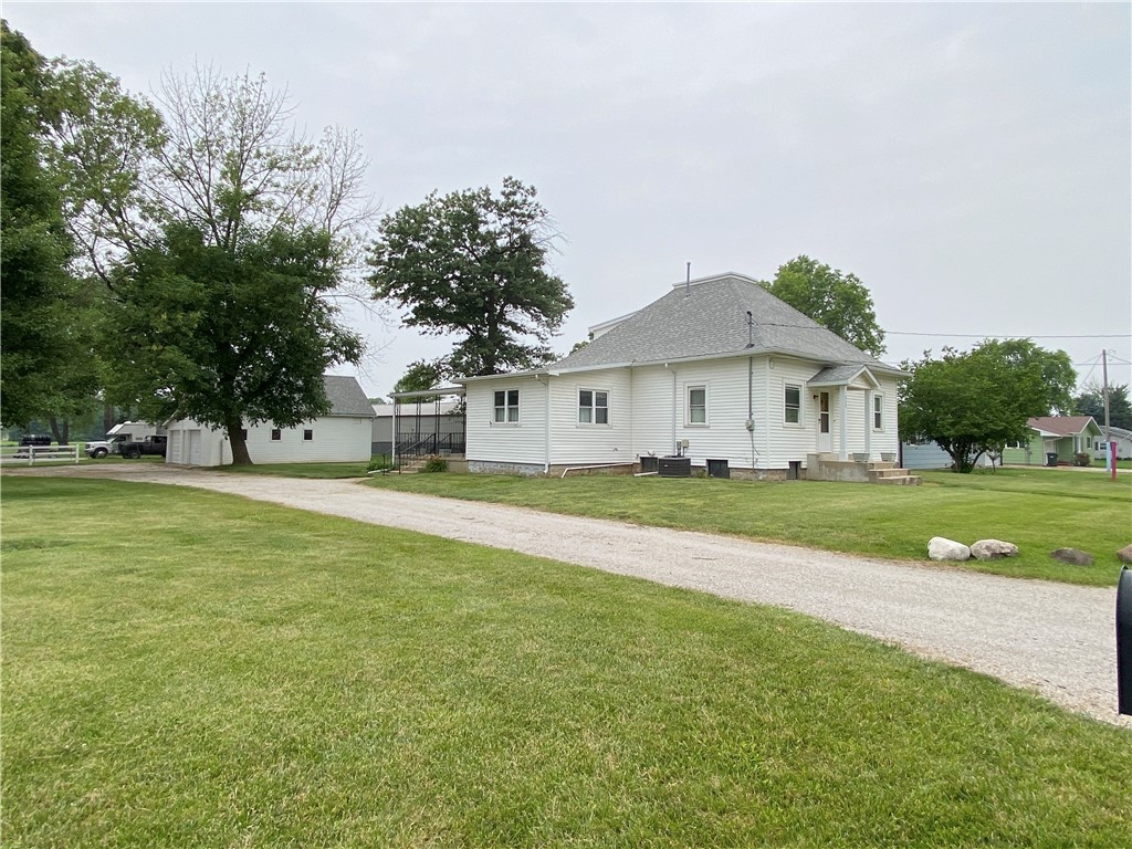 828 S Indiana Street Property Photo