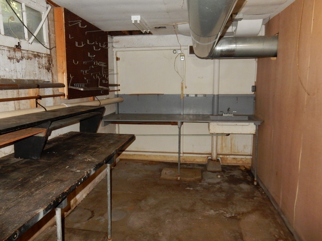 635 S Seigel Street Property Photo 21