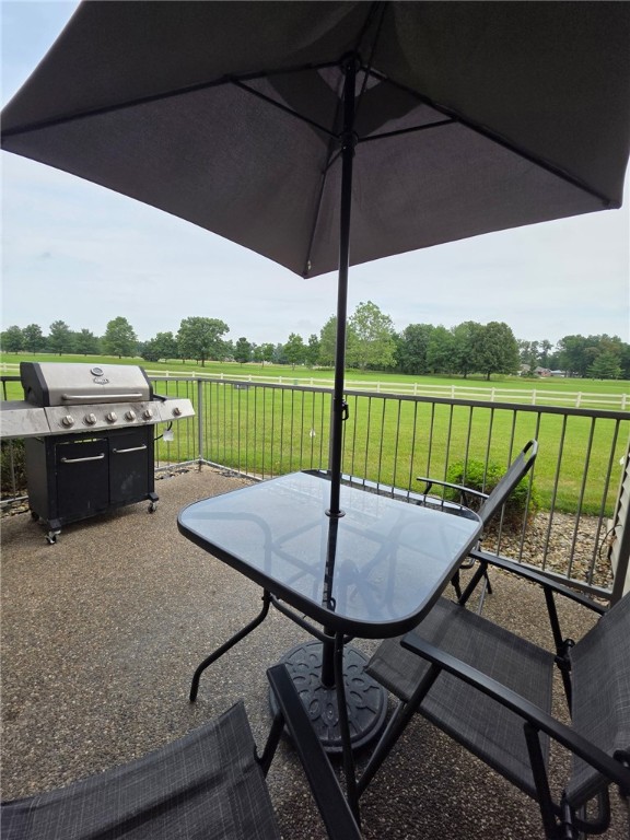 607 Beyers Lake Estate Property Photo 4