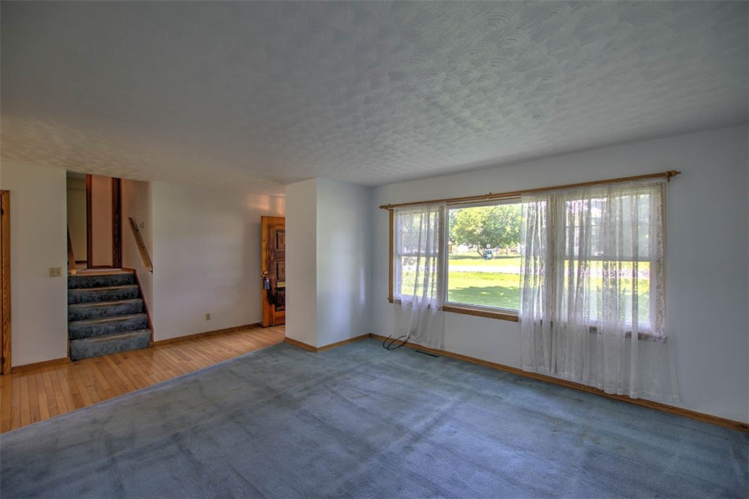 3333 N University Avenue Property Photo 7