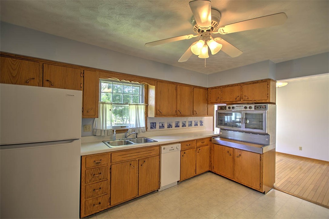 3333 N University Avenue Property Photo 10