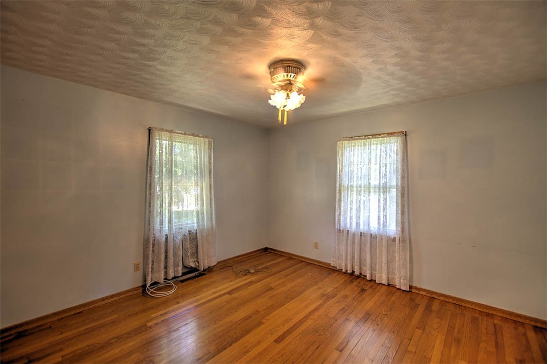 3333 N University Avenue Property Photo 14