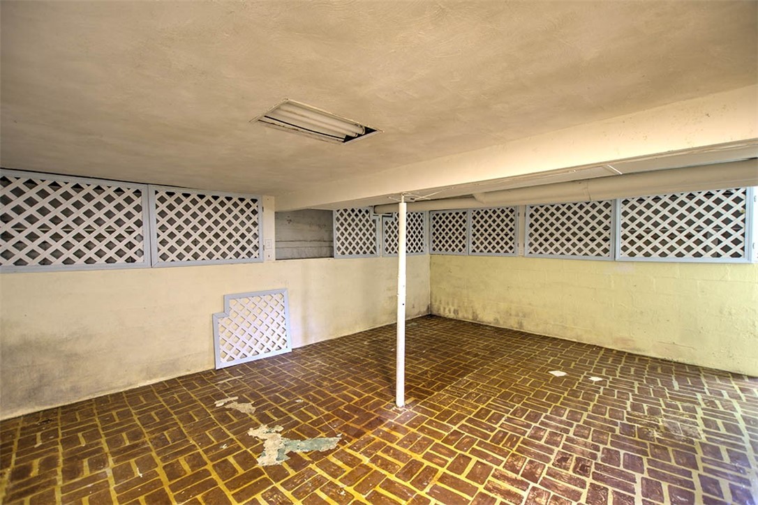 3333 N University Avenue Property Photo 23