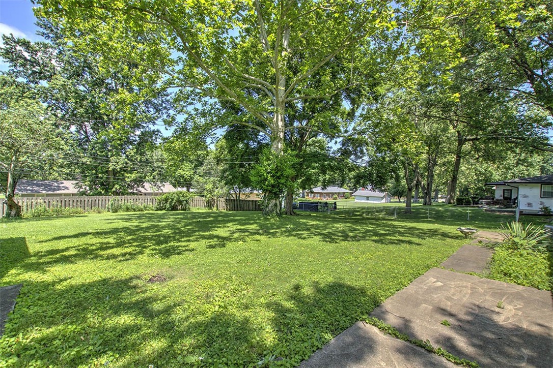 3333 N University Avenue Property Photo 29