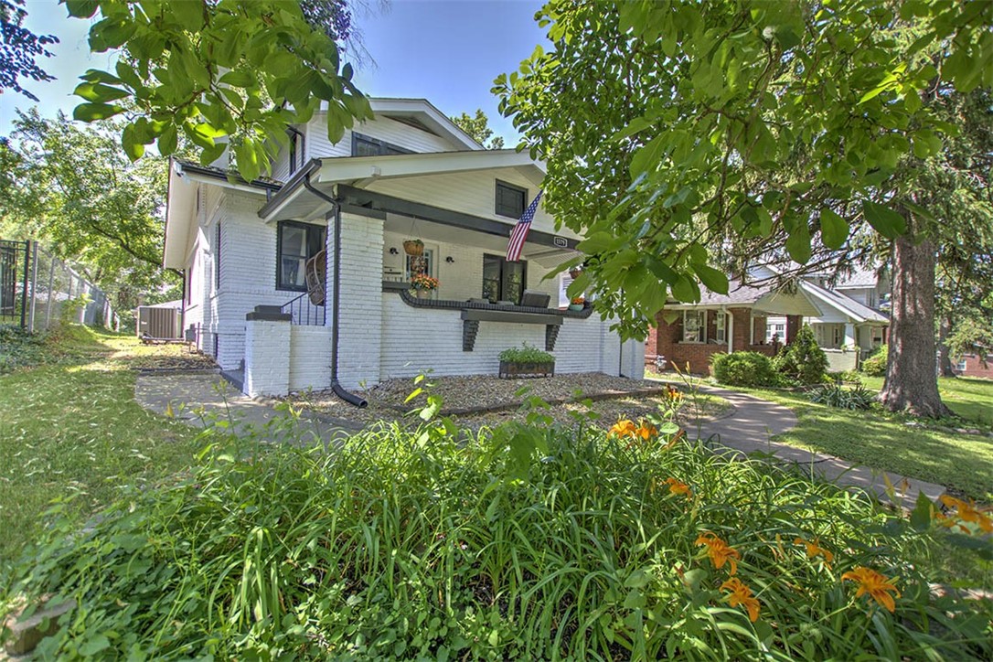 1579 W Main Street Property Photo 5