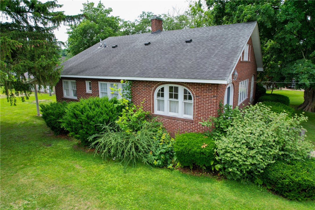 104 E North Street Property Photo 3