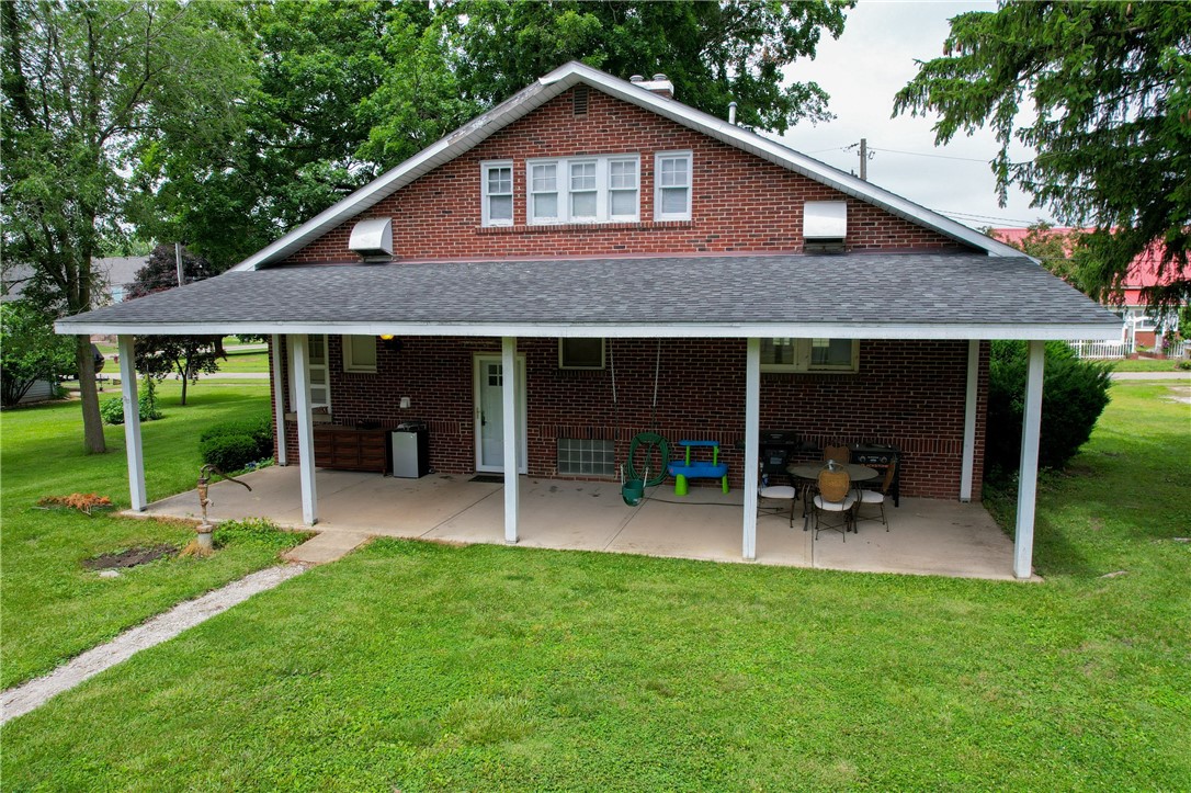 104 E North Street Property Photo 7