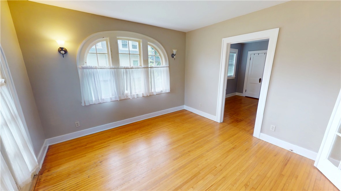 104 E North Street Property Photo 12