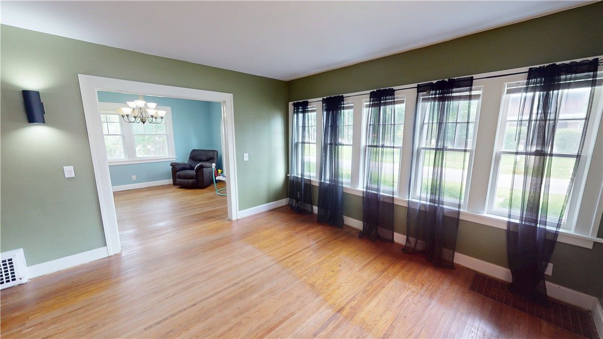 104 E North Street Property Photo 15