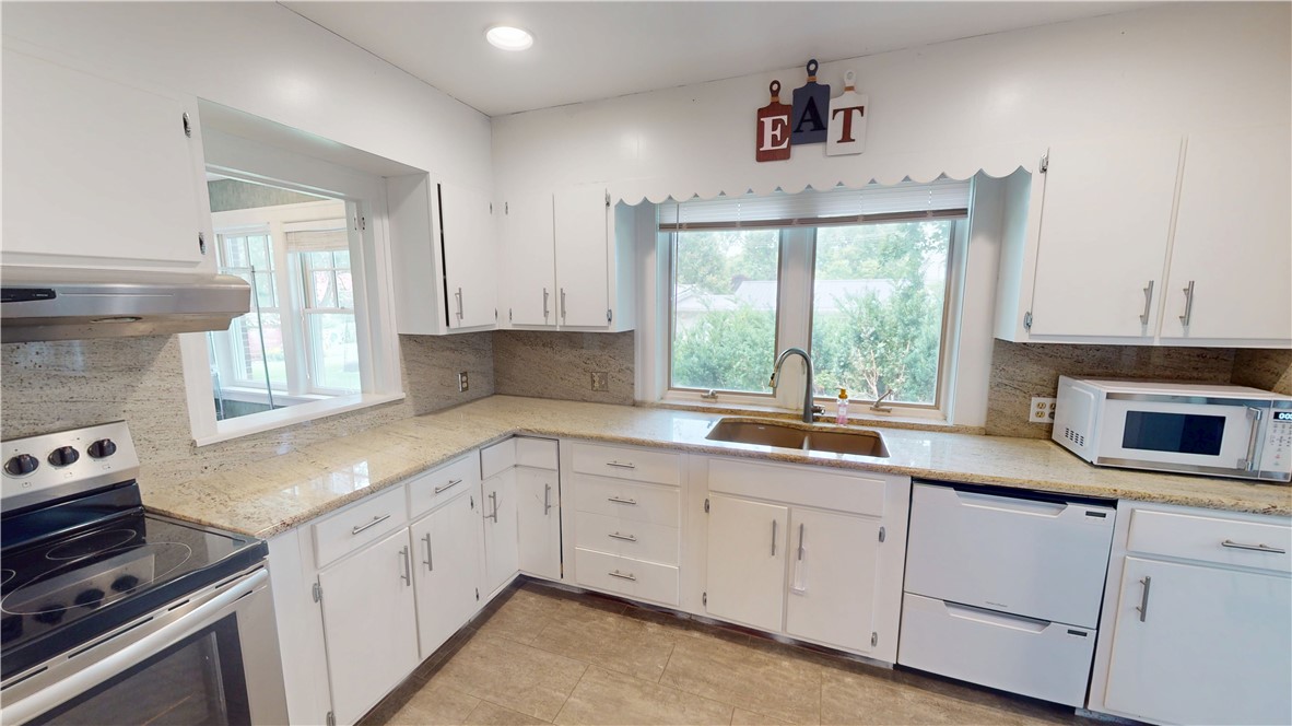 104 E North Street Property Photo 22