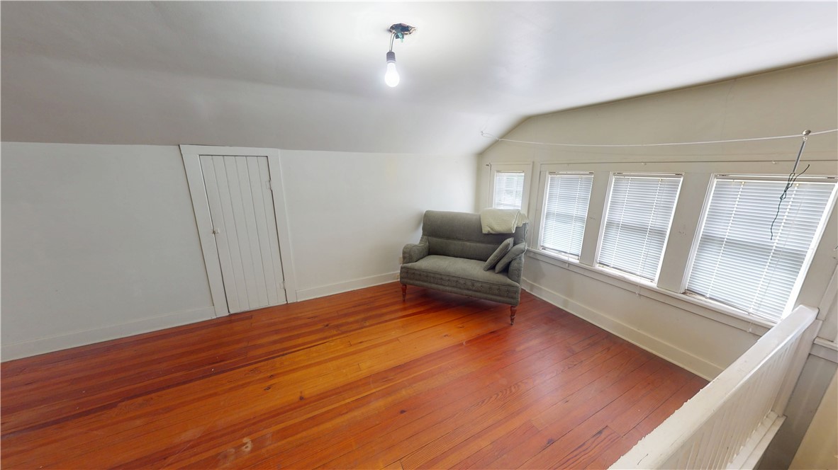 104 E North Street Property Photo 33