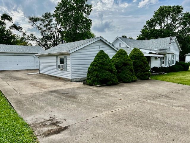 311 E Collett Street Property Photo 1
