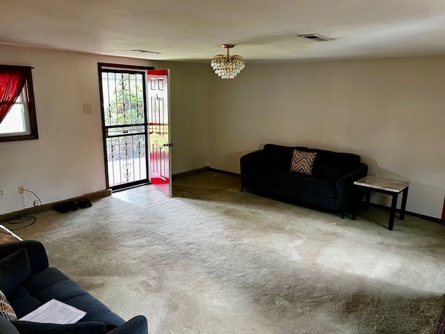 311 E Collett Street Property Photo 6