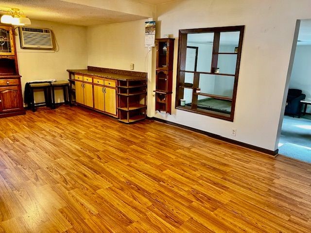 311 E Collett Street Property Photo 9