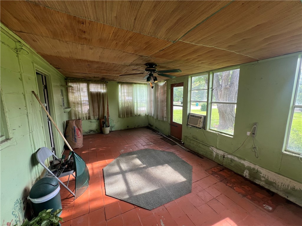 1017 N Linden Avenue Property Photo 17