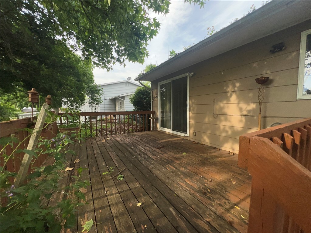 1017 N Linden Avenue Property Photo 18