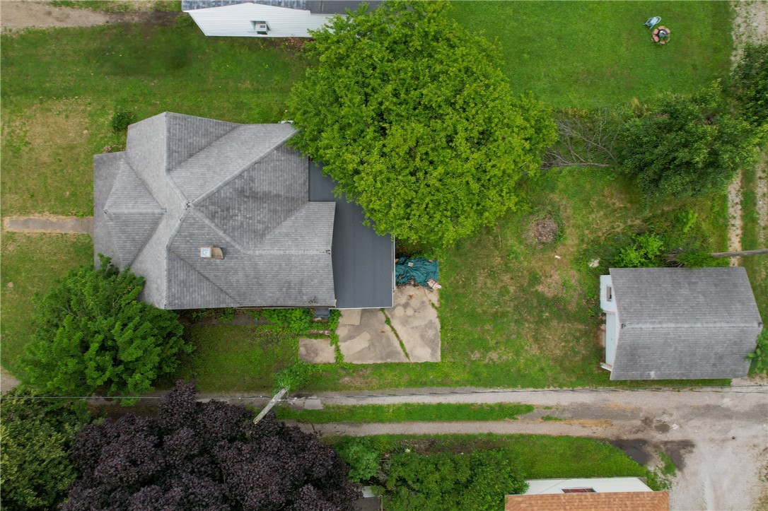 217 E Oak Street Property Photo 8