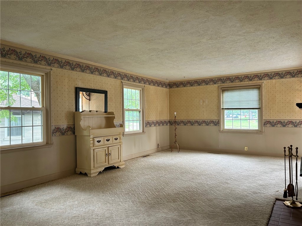 8 Noyes Court Property Photo 5