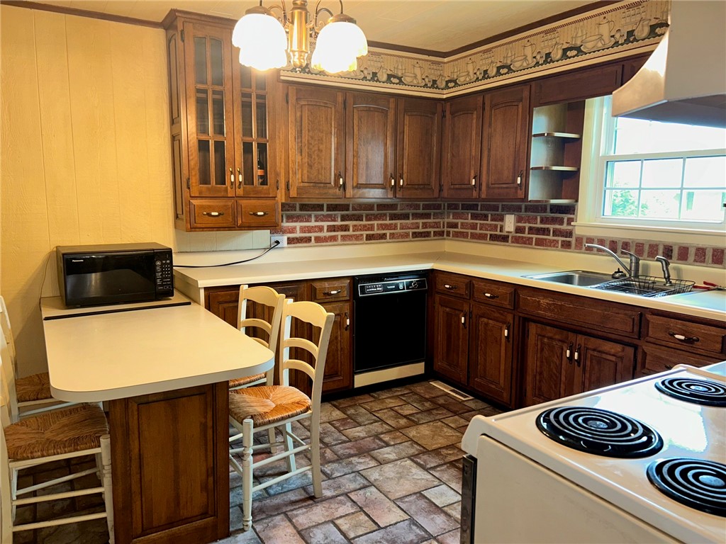 8 Noyes Court Property Photo 7