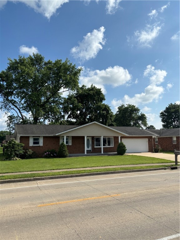 905 W Evergreen Avenue Property Photo 1