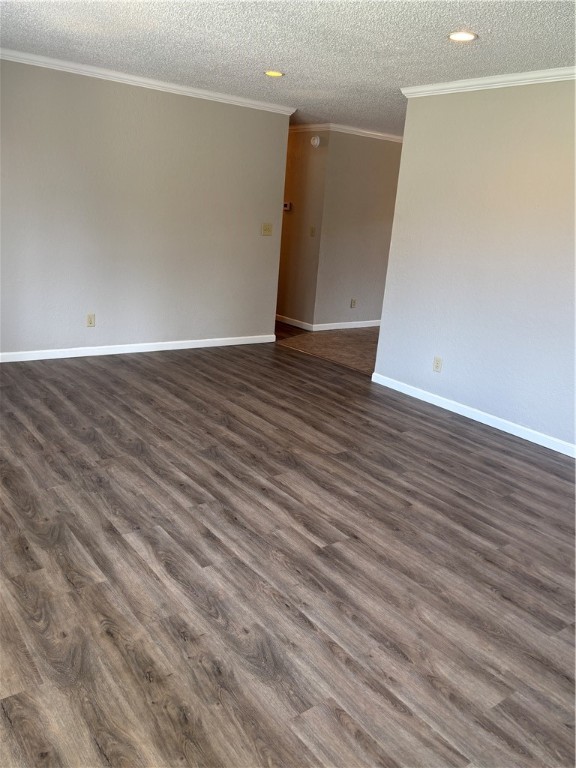 905 W Evergreen Avenue Property Photo 3