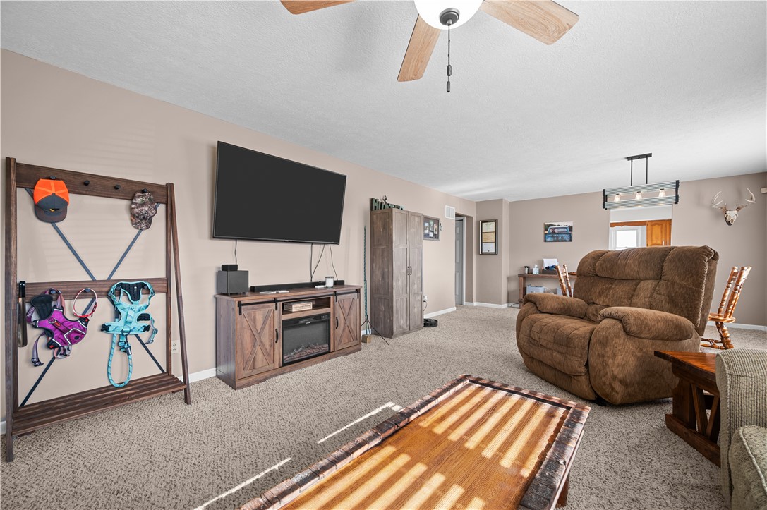 17200 E 1350th Road Property Photo 5