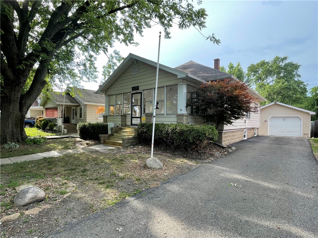 3216 Champaign Avenue Property Photo 3