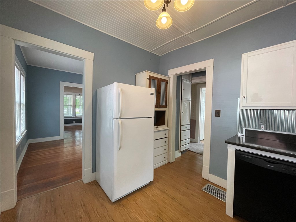 3216 Champaign Avenue Property Photo 9
