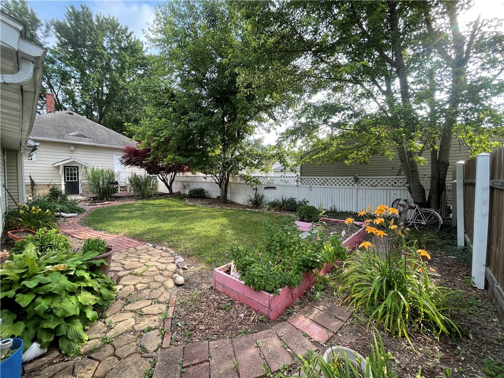 3216 Champaign Avenue Property Photo 18