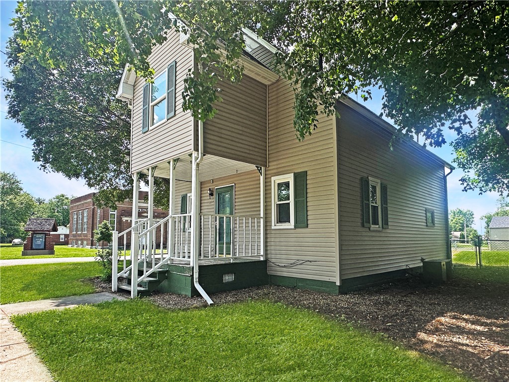 1122 Front Street Property Photo