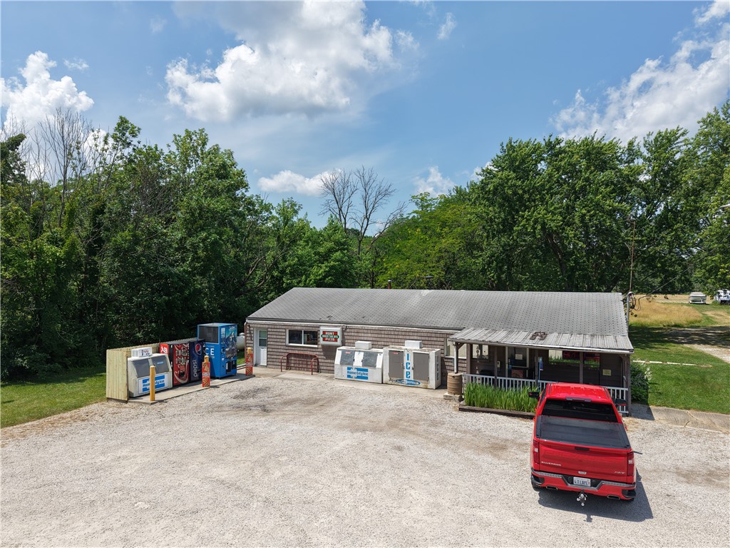 1643 County Highway 42 Property Photo 2