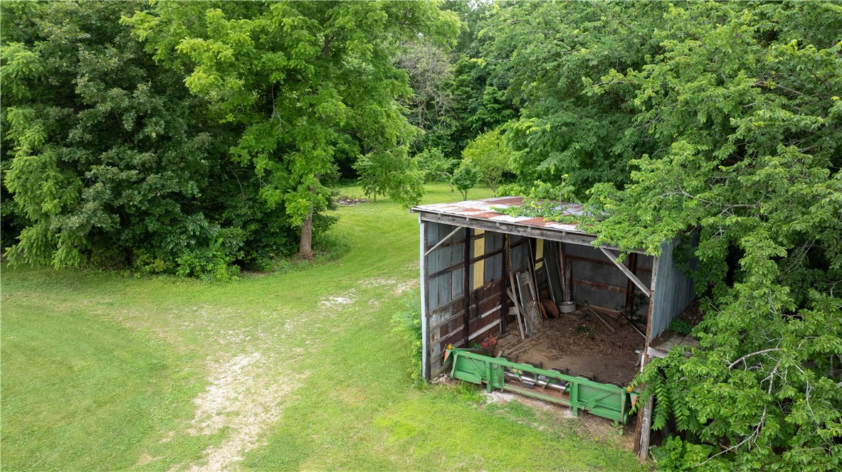 1229 N 1350 East Road Property Photo 8