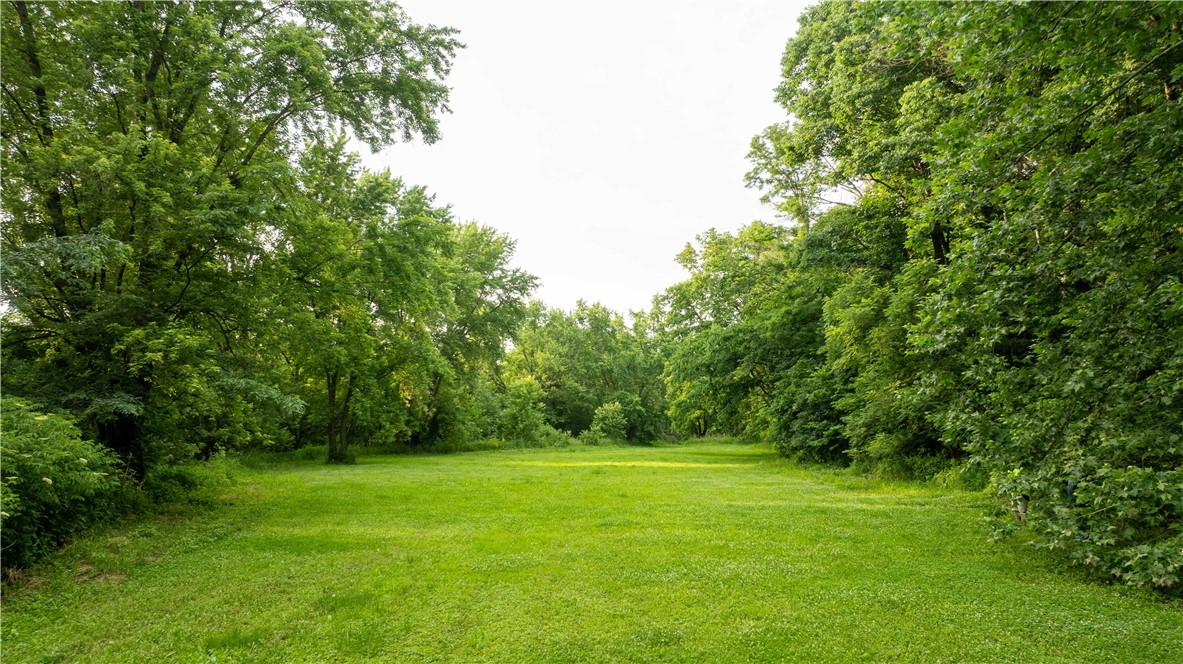 1229 N 1350 East Road Property Photo 11