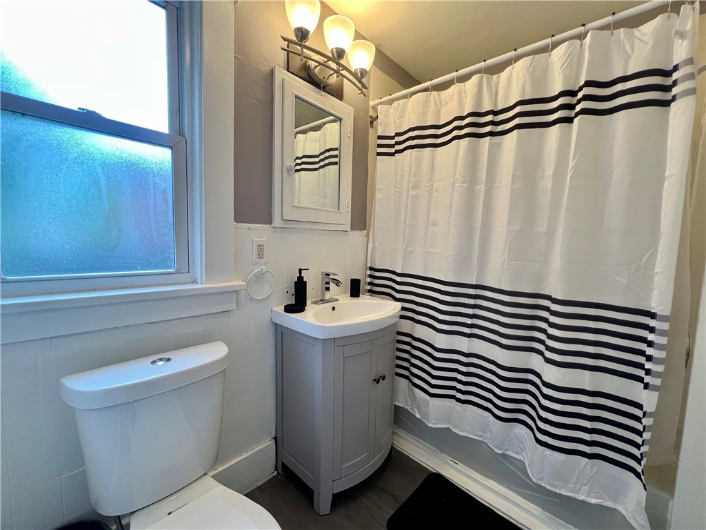 437 Powers Lane Property Photo 16