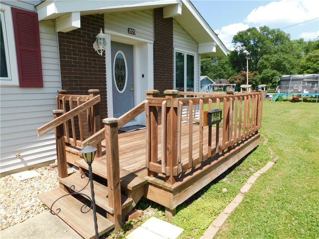 205 Monroe Street Property Photo 8