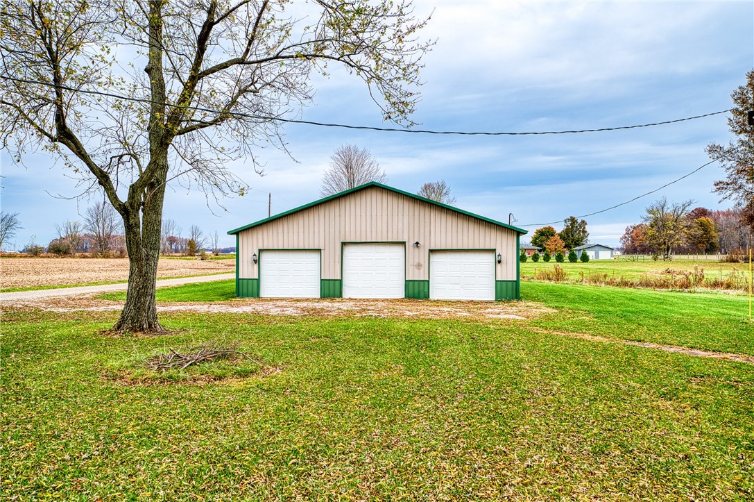 18004 N 2180th Street Property Photo 5