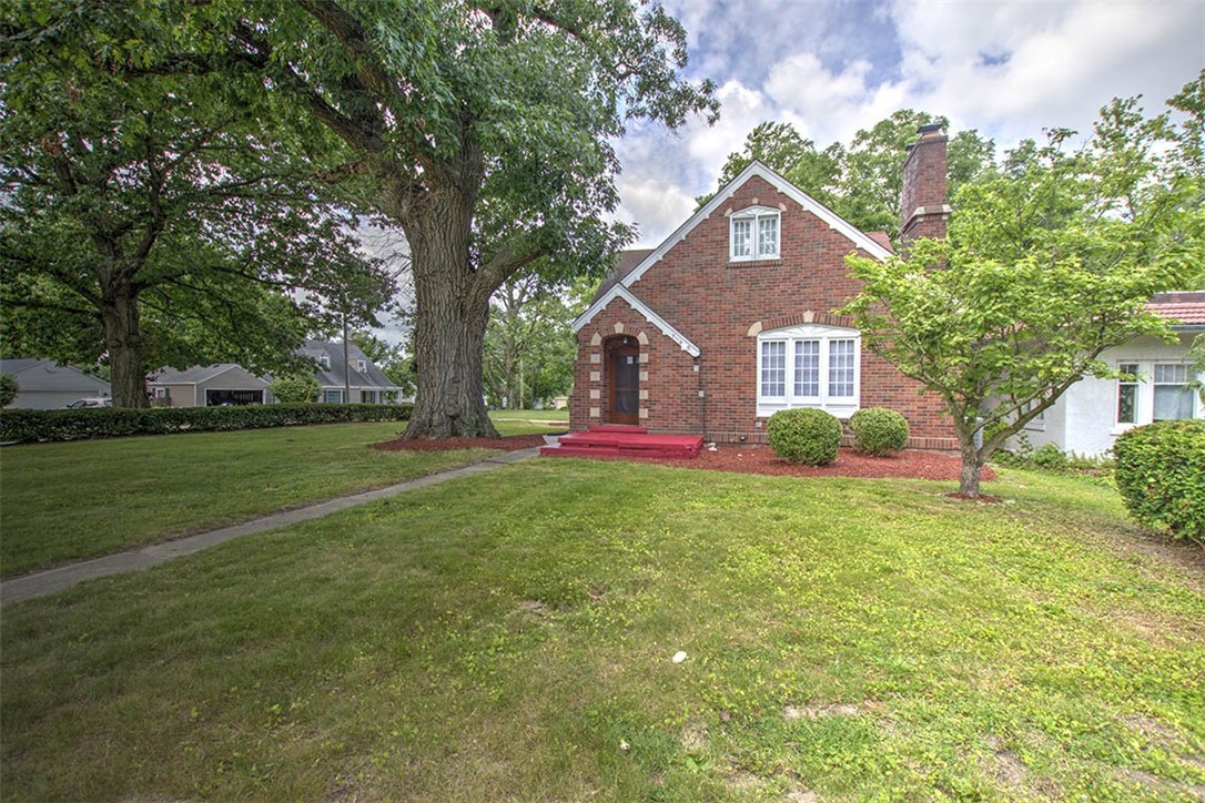 311 Oakcrest Avenue Property Photo 6