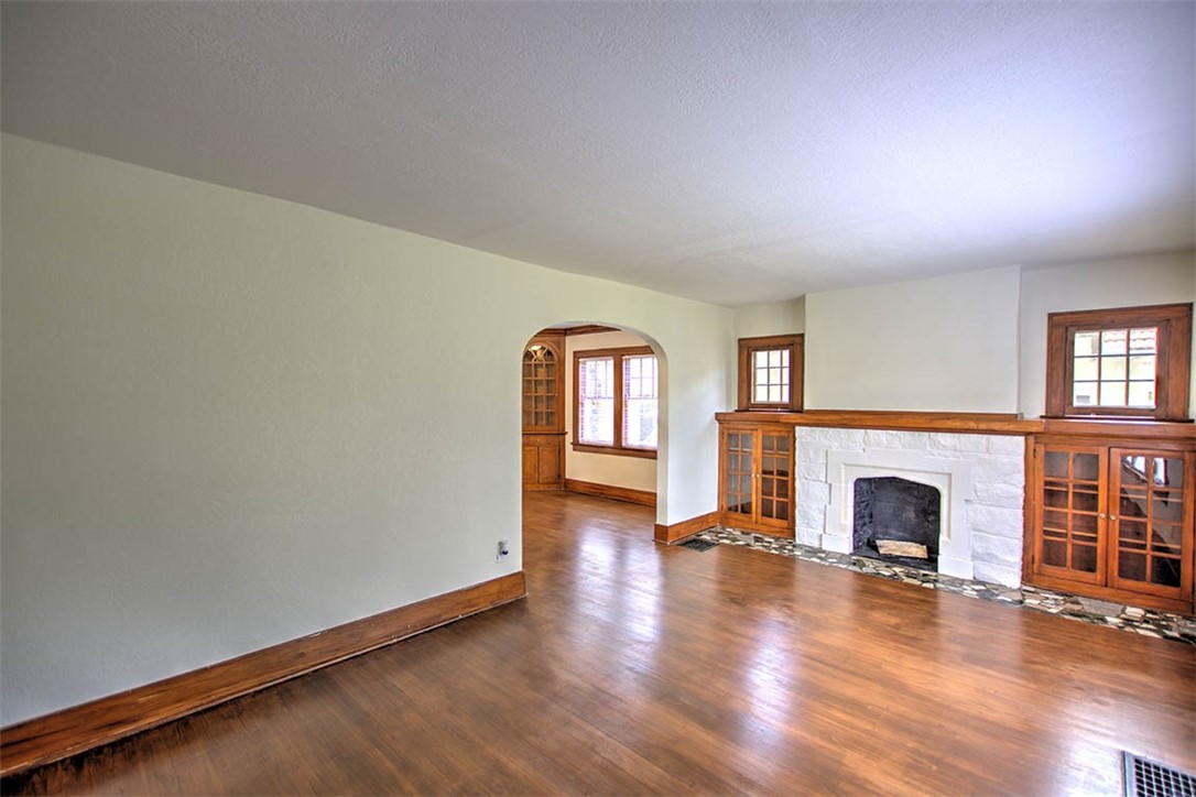 311 Oakcrest Avenue Property Photo 8