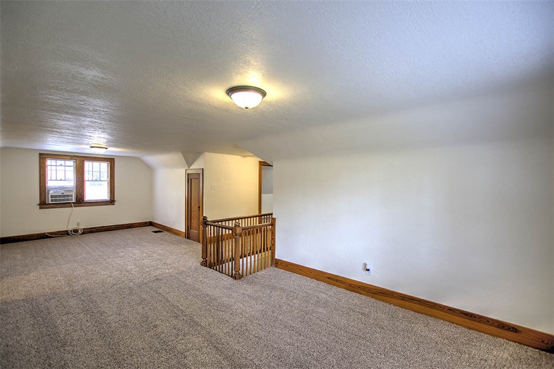 311 Oakcrest Avenue Property Photo 15