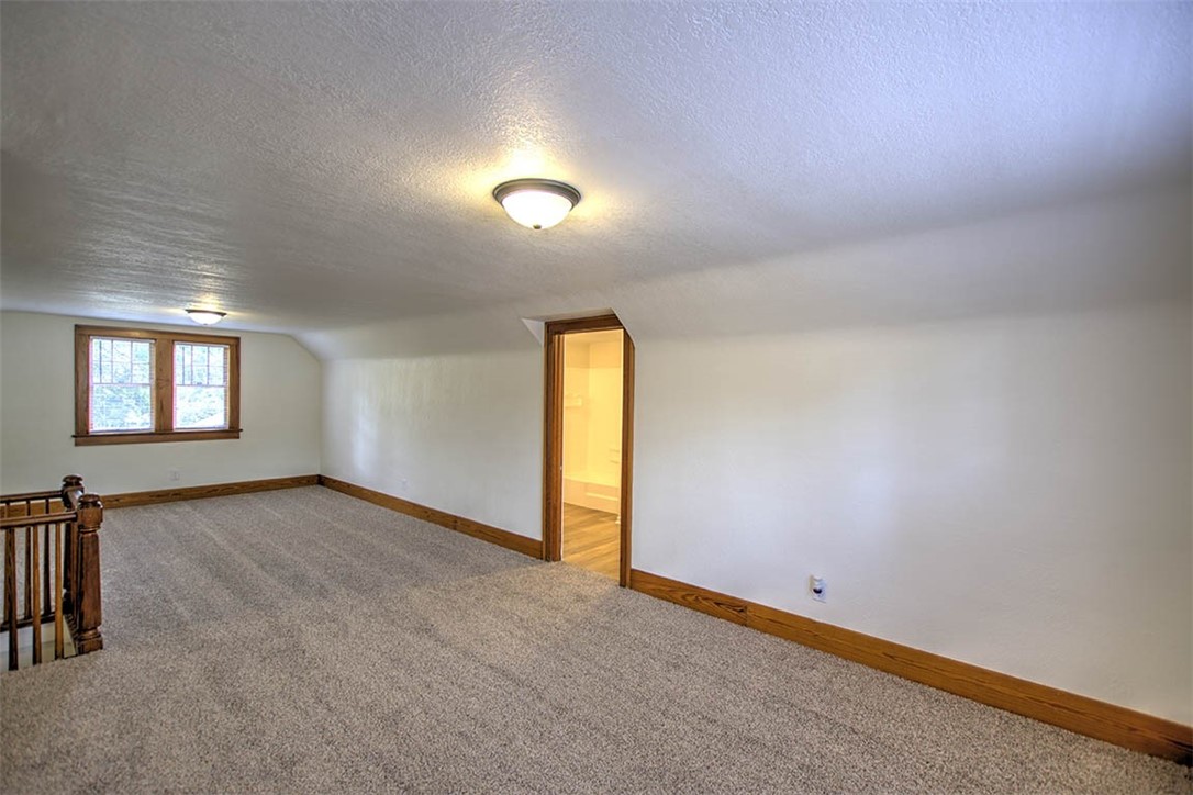 311 Oakcrest Avenue Property Photo 16