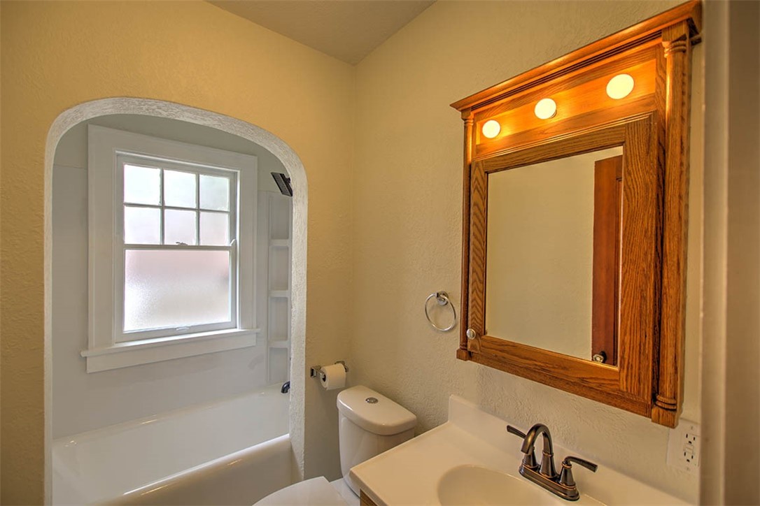 311 Oakcrest Avenue Property Photo 22