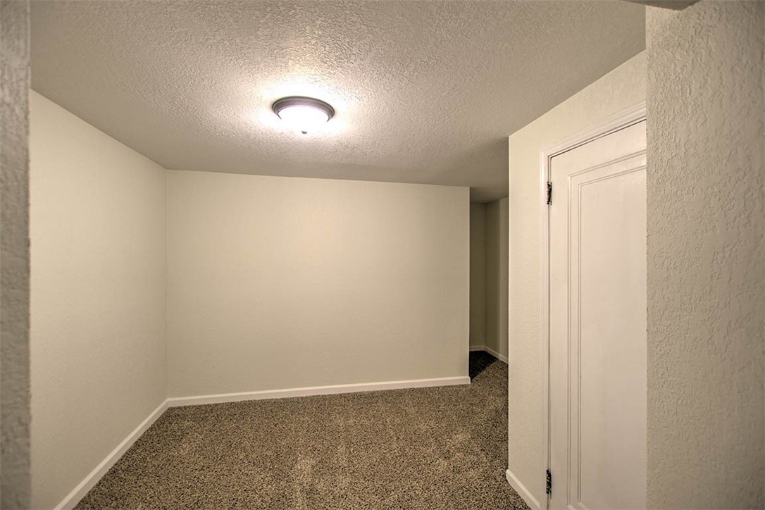 311 Oakcrest Avenue Property Photo 23