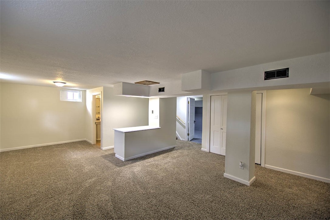 311 Oakcrest Avenue Property Photo 24
