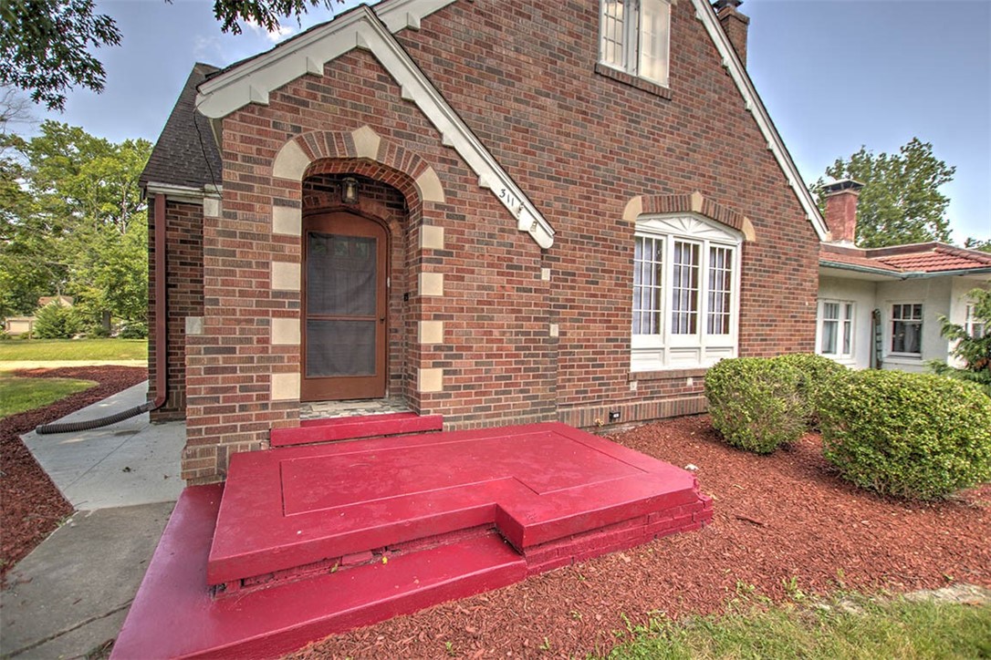 311 Oakcrest Avenue Property Photo 32