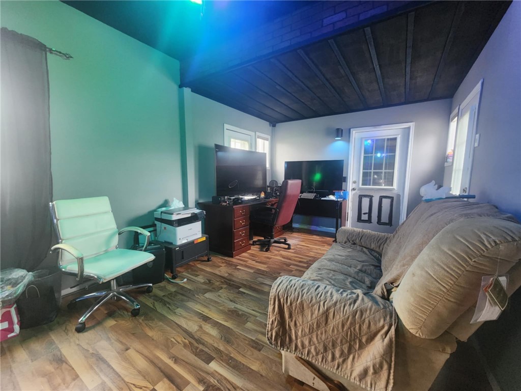 204 W Oak Avenue Property Photo 11