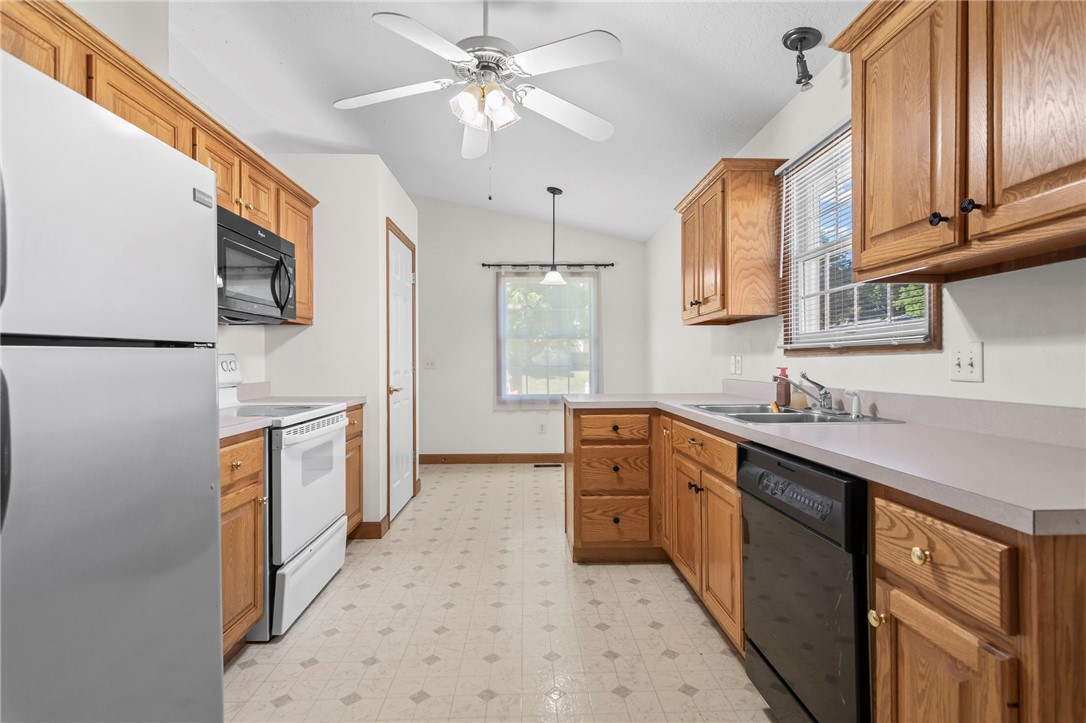 2819 E Wood Street Property Photo 8